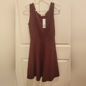 Le Lis Burgundy dress